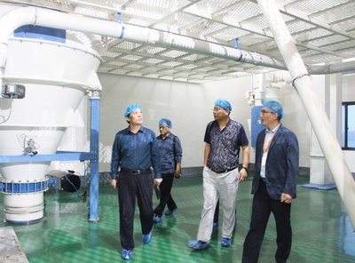 副校長楊寶進一行到河南艾格多科技洽談校企合作